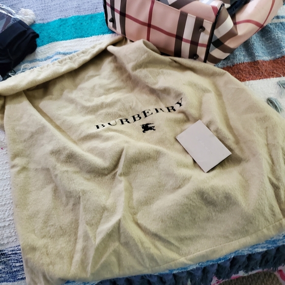 🎈🎈Burberry tote🎈🎈 - Picture 6 of 10